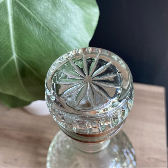 Vintage Decanter with STopper - Picture 5 of 14